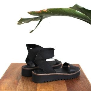 Dolce Vita Franz Sandals